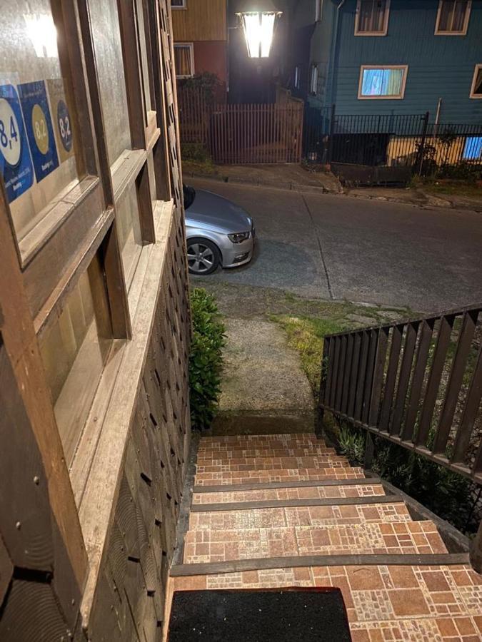 Hostal Y Cabanas Mirando Al Mar Puerto Montt Bagian luar foto