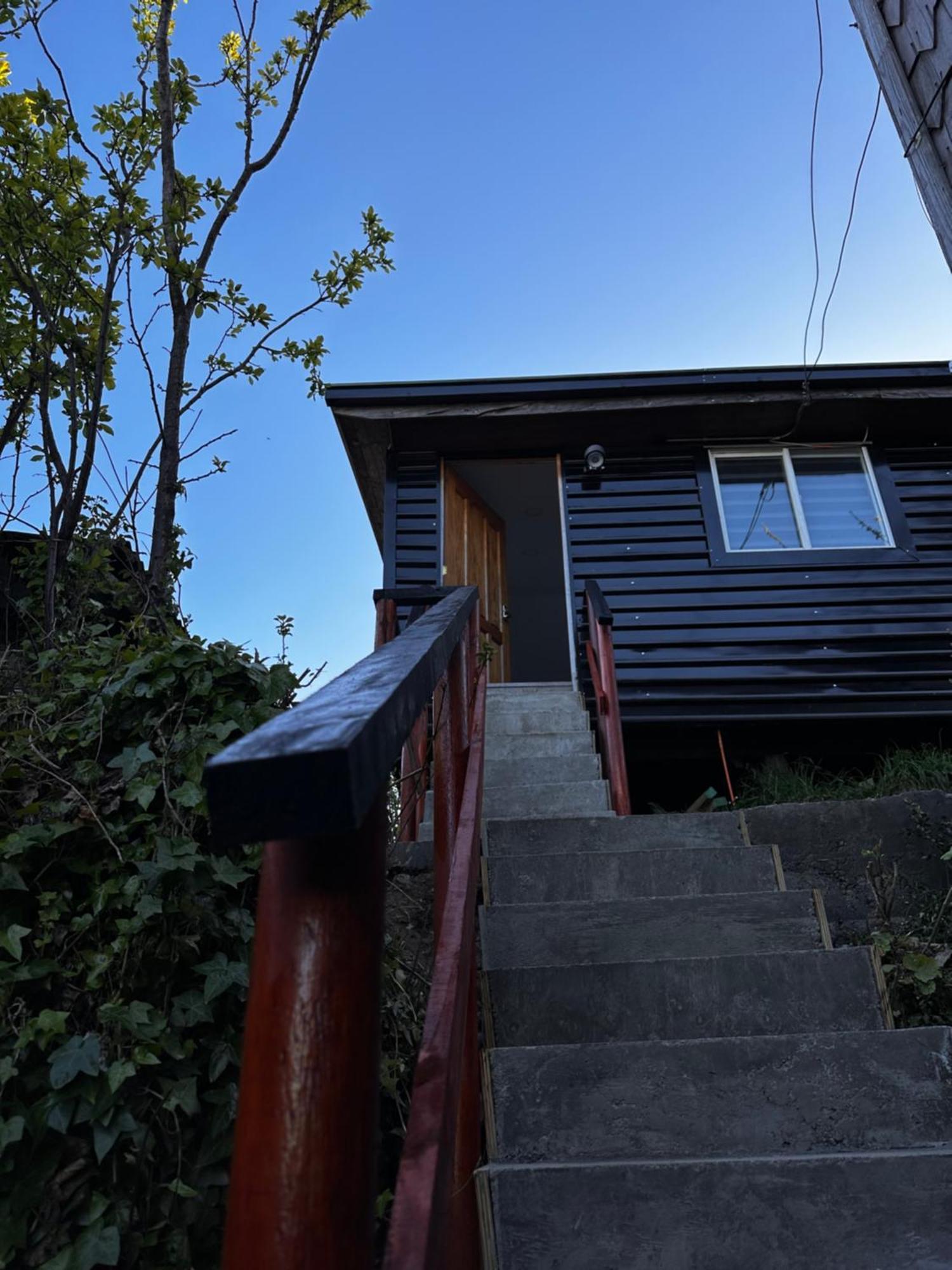 Hostal Y Cabanas Mirando Al Mar Puerto Montt Bagian luar foto
