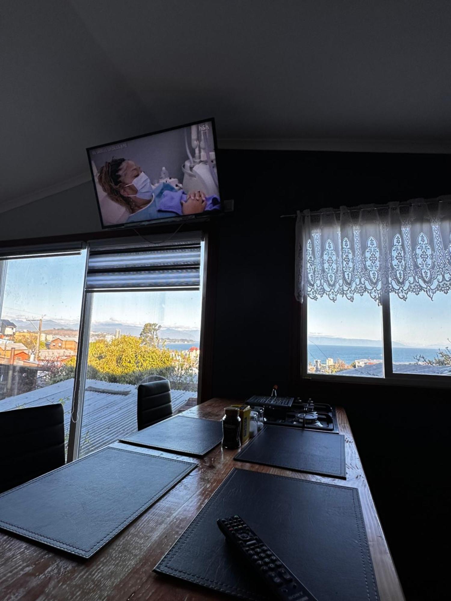 Hostal Y Cabanas Mirando Al Mar Puerto Montt Bagian luar foto