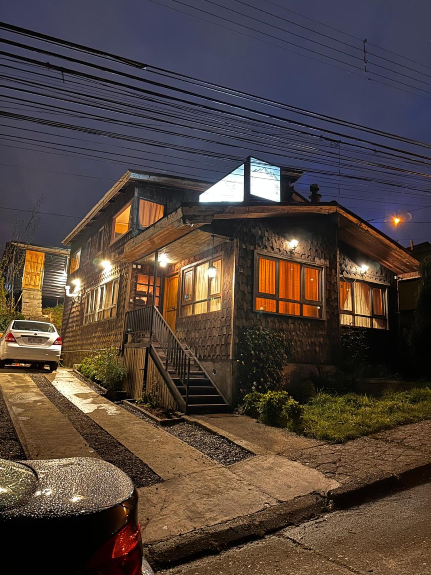 Hostal Y Cabanas Mirando Al Mar Puerto Montt Bagian luar foto